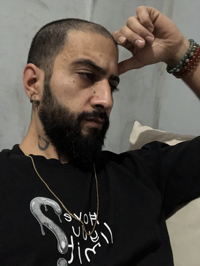 Burnum büyükmü duruyor?
