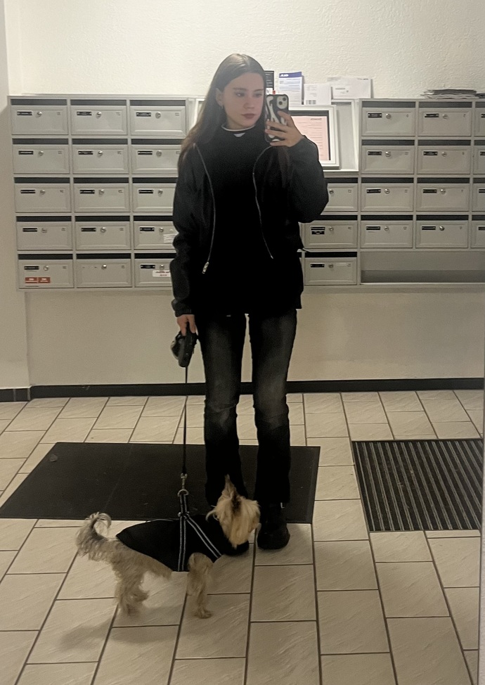 Hello bakin biz ciktik sizde hava soğuk mu?