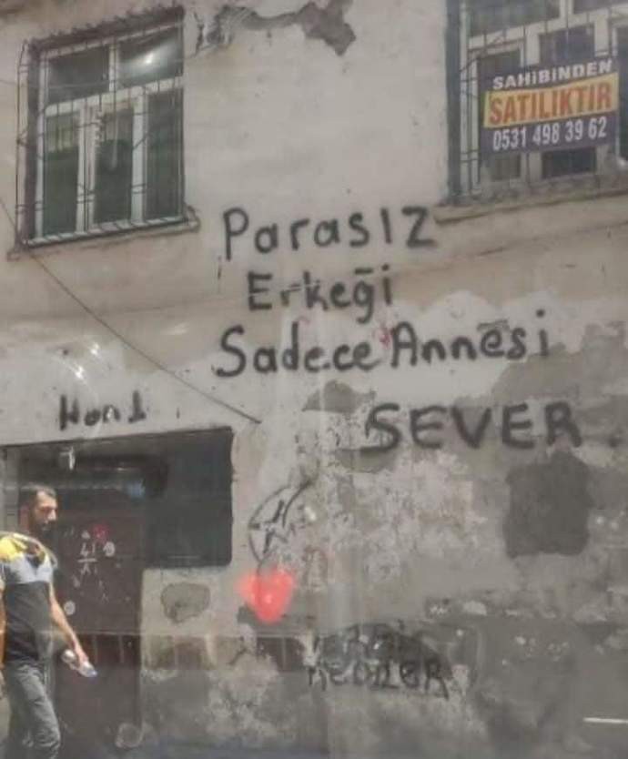 Parası olmayan erkeğin sevgili istemeye hakkı yok mu?