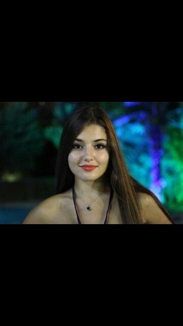 Hande Erçel güzel mi?