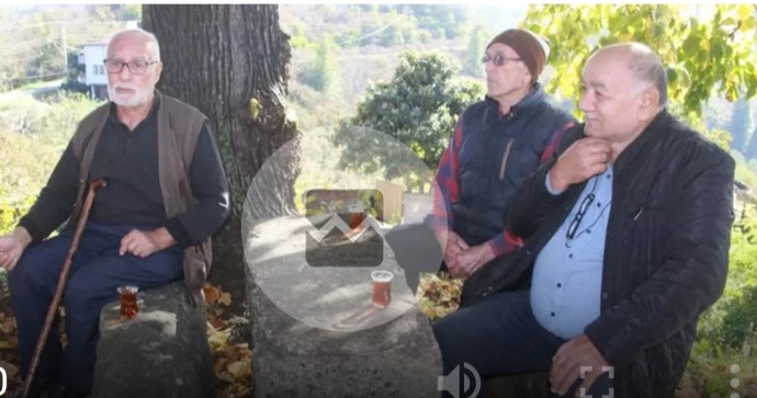 56 yıldır üzerine oturdukları taş 1800 yıllık tarihi eser çıktı! Hangi taşın üzerinde oturduğuna dikkat ediyor musun?