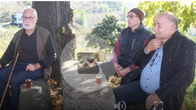 56 yıldır üzerine oturdukları taş 1800 yıllık tarihi eser çıktı! Hangi taşın üzerinde oturduğuna dikkat ediyor musun?