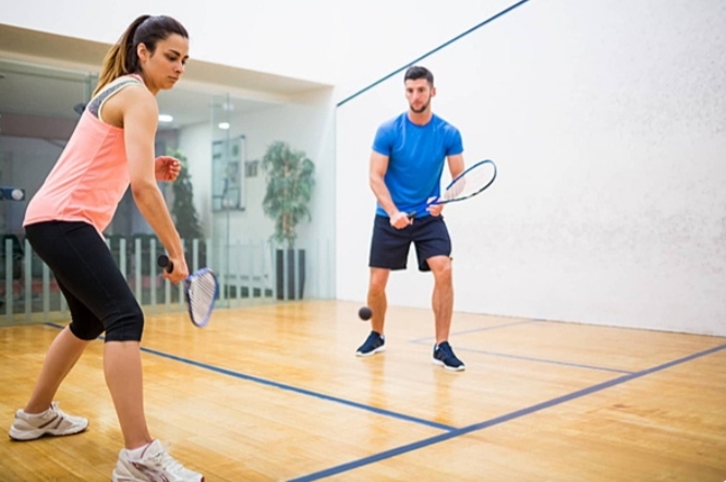 Squash/duvar tenisi denedin mi, bu sayede kilo vermek ilginç mi sence?