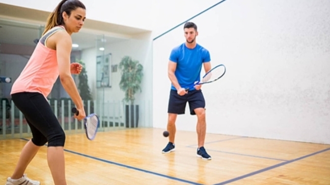 Squash/duvar tenisi denedin mi, bu sayede kilo vermek ilginç mi sence?