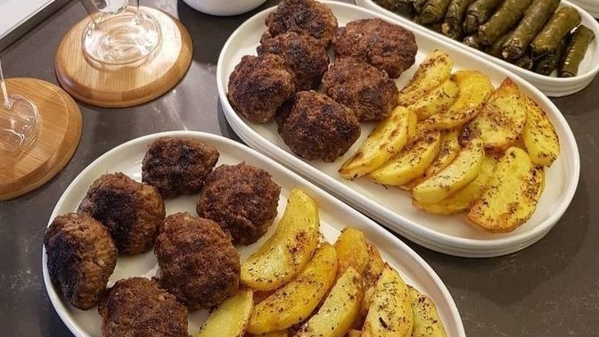 Köfte patatesin yanına olmazsa olmaz dediğiniz neler var?