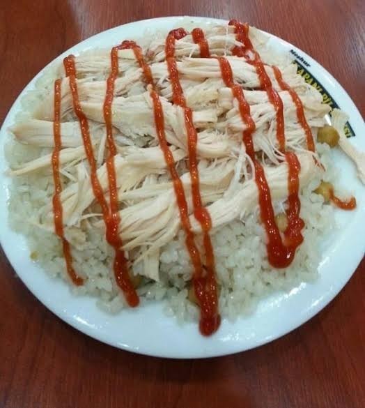 Pilavın üstüne ketçap sıkılır mı?