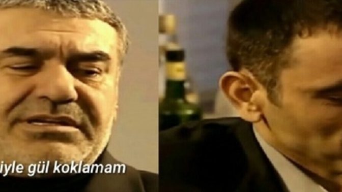 Siz gaz maskesiyle gül koklar mısınız?