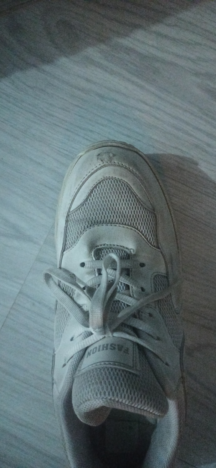 Sizce ayakkabının durumu çokmu kötü dışardan kötü gözükürmu ya da  dikkat çeker mi?