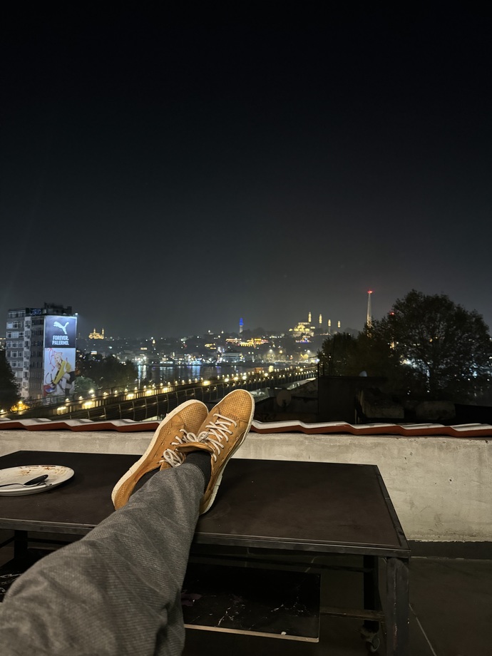 Bulunduğunuz yerden bi manzara fotoğrafı atar mısınız?
