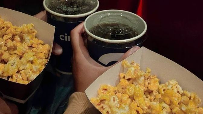 Sinema salonuna dışarıdan yiyecek-içecek sokmak ayıp bir şey mi?