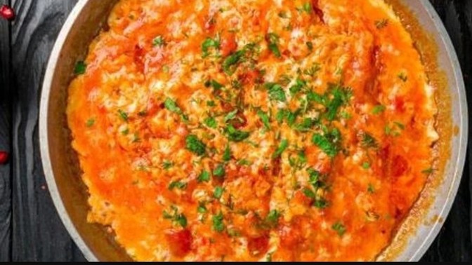 Menemeni soğanlı mı yersin soğansız mı?