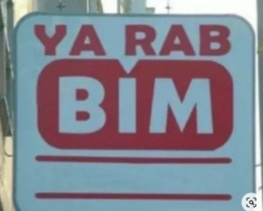 BİM'in şu kakaolu keklerine çok kötü sardım yemeden duramıyorum?
