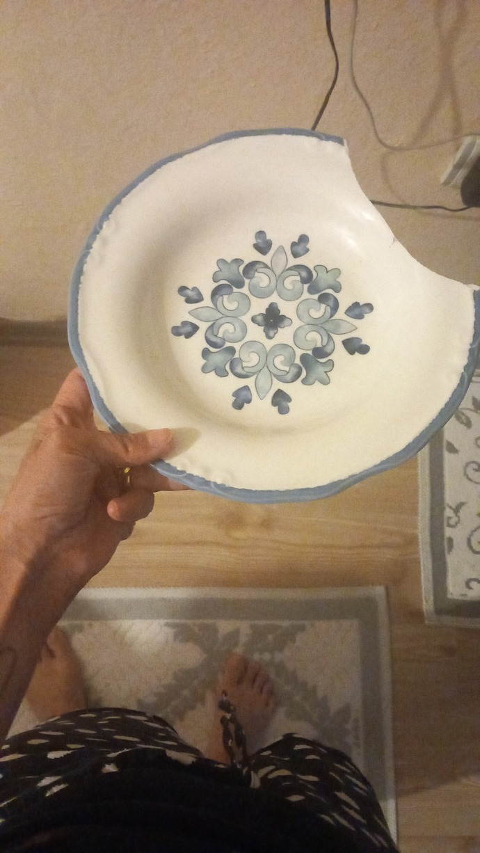 Bişey kırılınca kızmıyorum bu garip bir durum mu?