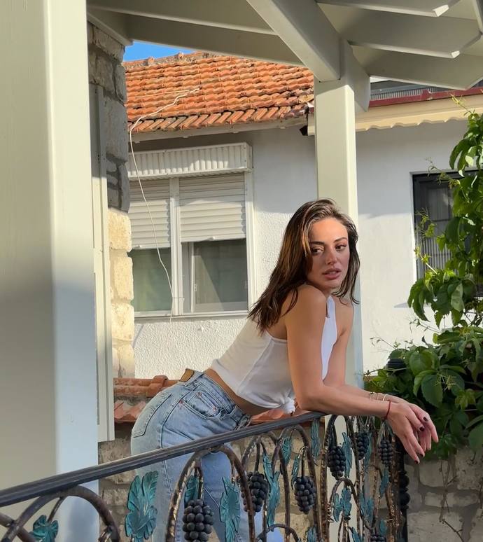 Oyuncu Rabia Soytürk sizce güzel mi?