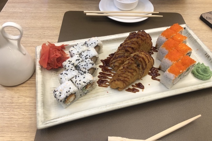 Sushi sever misinuz😋😋?