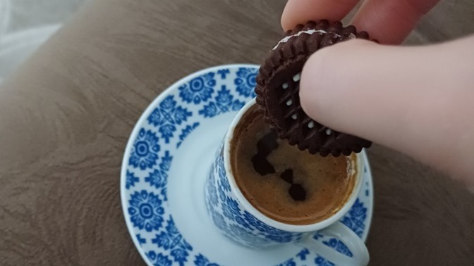 Kahveye/çaya bisküvi banıp yiyen kaç kişiyiz?