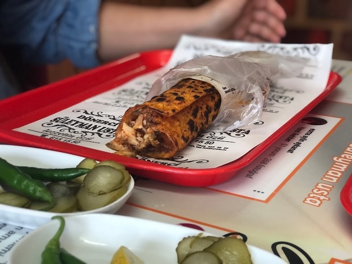 İskenderun dönerinin yanında içecek olarak en iyi ne gider?