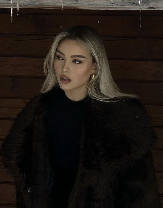 Hangi kız daha güzel ve çekici?