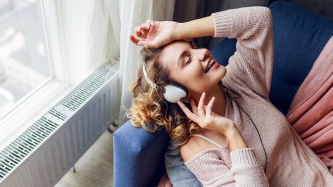 Müzik dinlemek dikkatini dağıtır mı yoksa toplar mı?