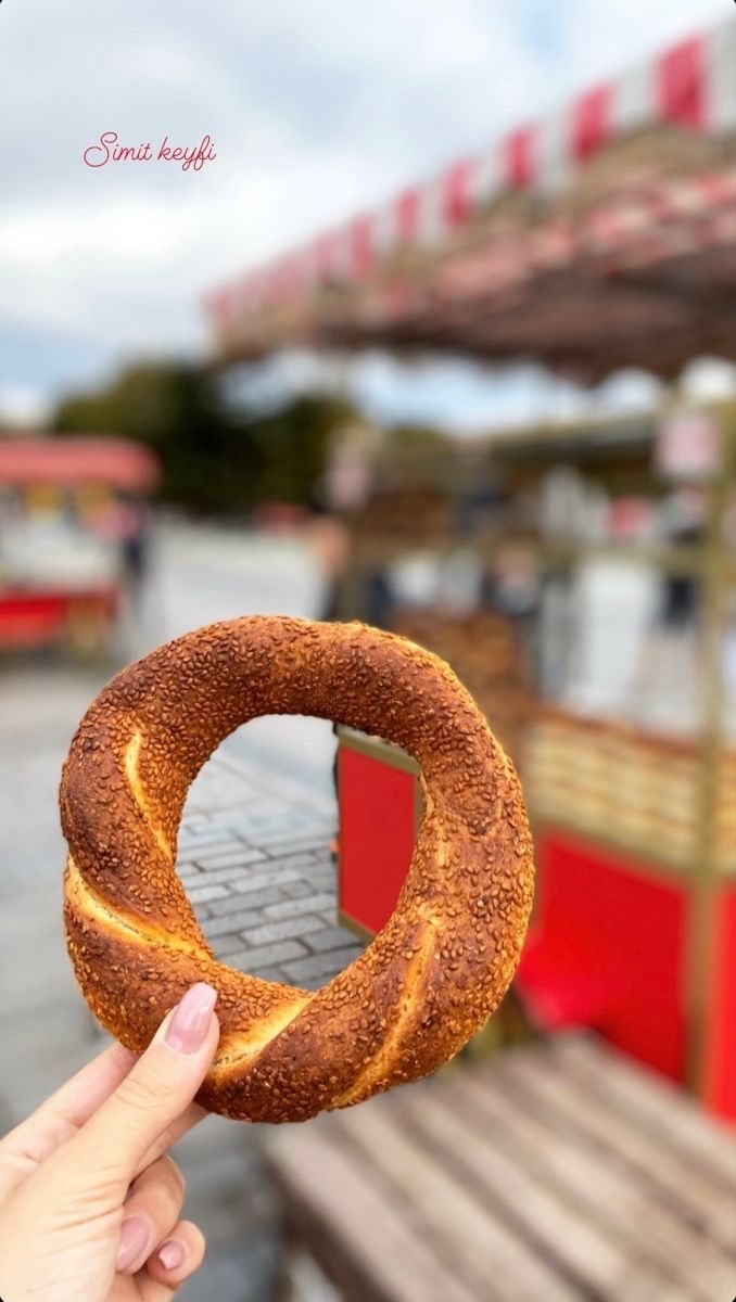 Simit sever misiniz?