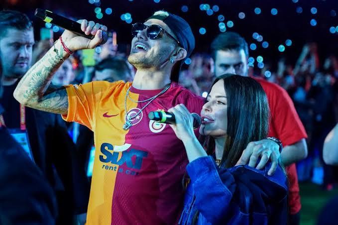 İcardi sizce Simge sağınla sevgili olur mu, Simge ye bakar mı sizce?