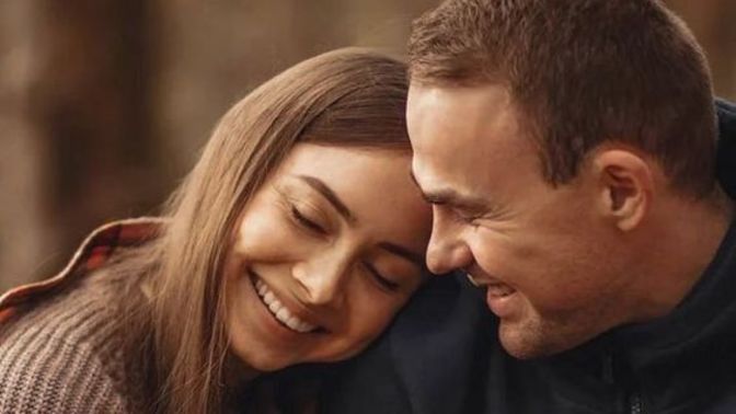 Beni sev demek istediğiniz birisi var mı?