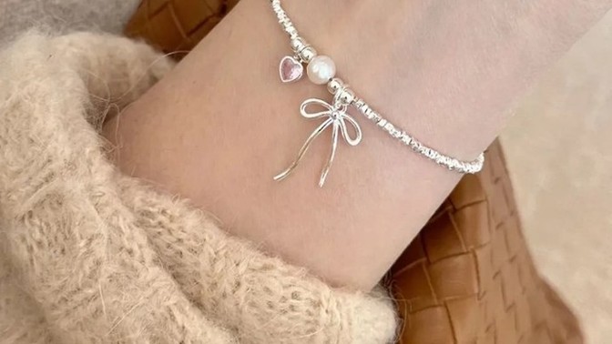 Bu bileklik güzel mi sizce?