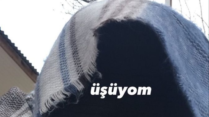 Günaydınnn mutlu olasıcalar 🙃🧚🏼‍♀️ En tatlı sabahlar neyle başlar? ☕️🍫💙🧘‍♀️?