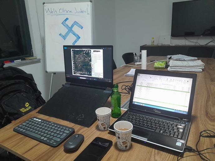 Kahve biter, iş bitmez. Heil Hitler!