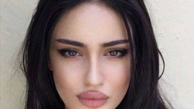 Düz kaşlar mi kavisli kaşlar mi?