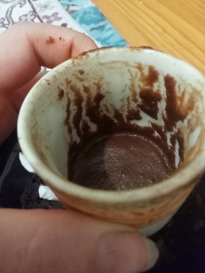 Kahve falı anlayan var mı bakabilir misiniz acaba?