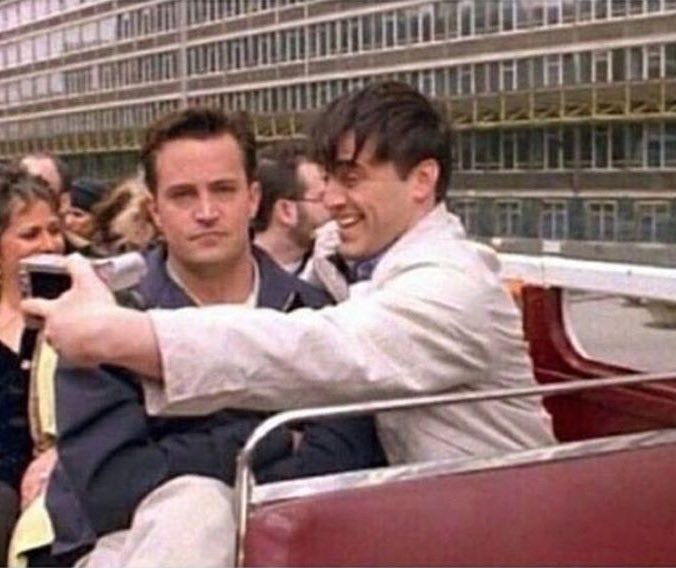 Seyahatlerinizde sürekli fotoğraf mı çekersiniz yoksa anı mı yaşarsınız?