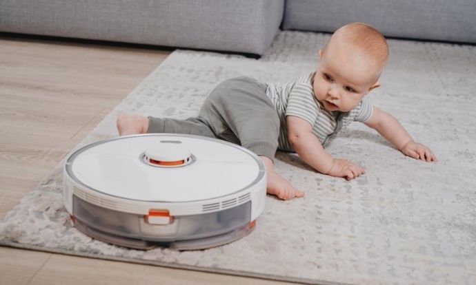 Robot süpürge bebekli ve küçük çocuklu evde Pratik olur mu?