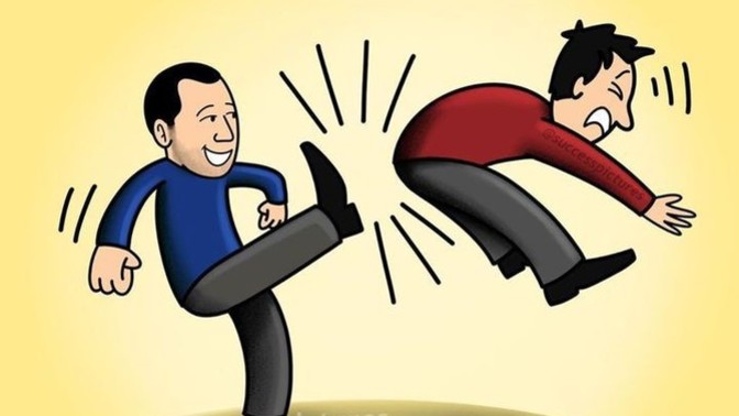 Güvendiğiniz bir insanın sizi hayal kırıklığına uğratması mı, yoksa başkalarına güvenmeyi asla öğrenememek mi daha zor?