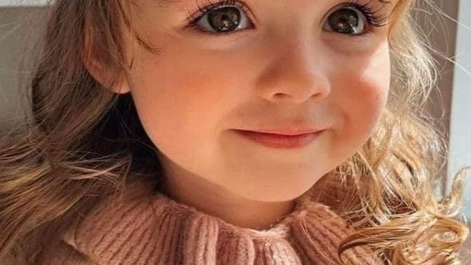 Kızlar da bebek değil mi :) ?