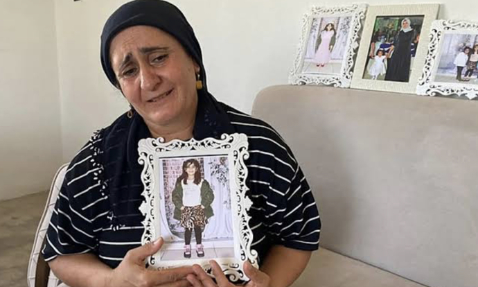Bugünde her kapalının namuslu olmadığını görüyoruz o başındakinden utan