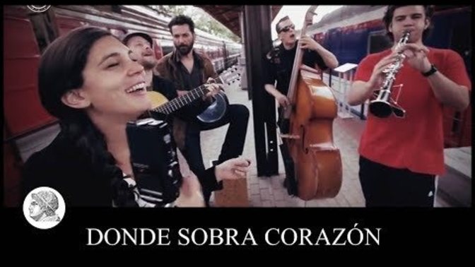Bildiğin ispanyol, çingene ve latin şarkı var mı?