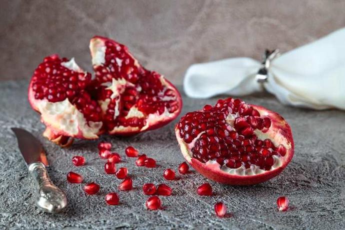 Nar ayıklarken olduğu gibi duvar sıçradı, geçmedi ne yapmalıyım?