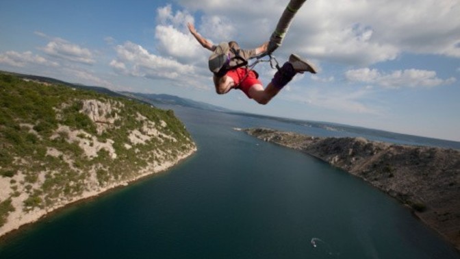 10.000 $ karşılığında "Bungee Jumping" yapar mısınız?