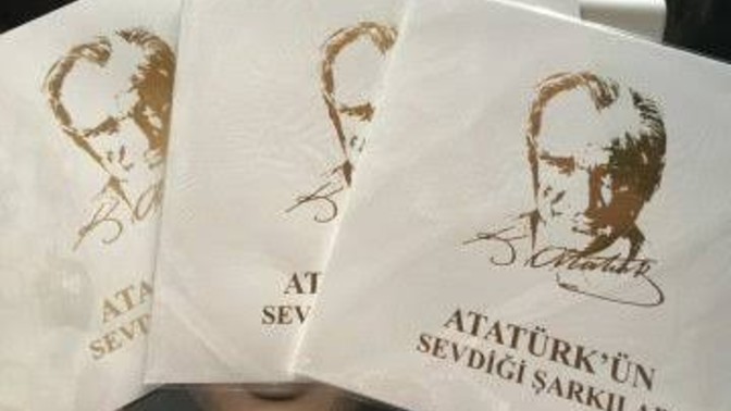 Atamızın sevdiği şarkı ve türkülerden hangisini severek dinlersiniz?