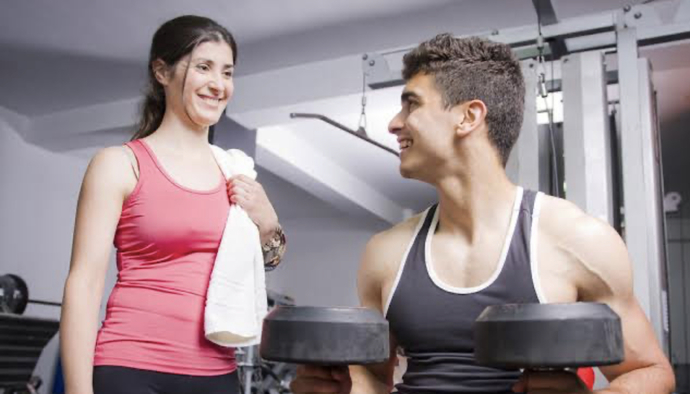 Spor salonunda bakışmayı sever misiniz?