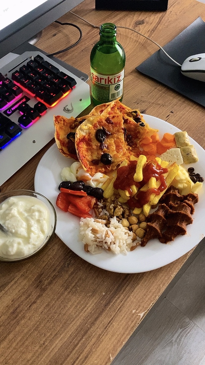 Pazar kahvaltıma kim eşlik eder 🤔?