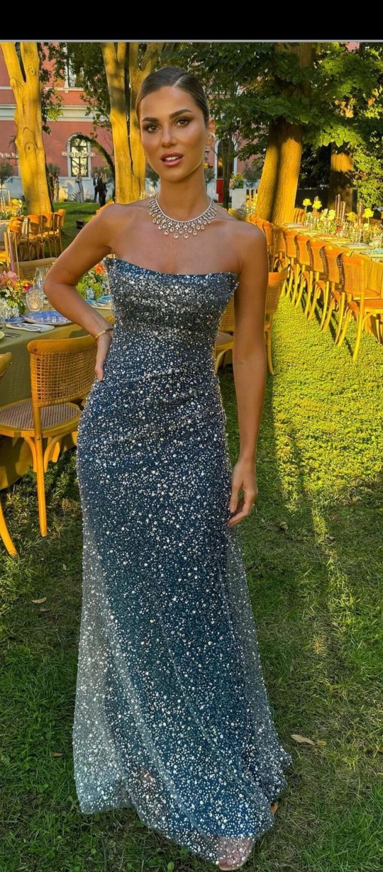 Nazlı Sabancı mı daha güzel giyiniyor yoksa Nesrin Cevadzade mi?