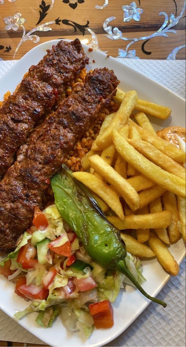 Kebabın yanında patates, pilav olmalı mı?