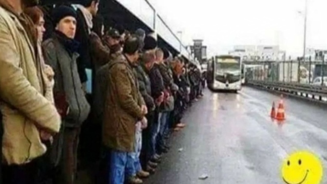 Saat kaçta toplanırsınız? paylaşım yapacamda boşa gitmesin🤭🤭🤭🤭?