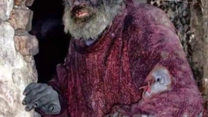 Bir ebe yıkamış bir de imam yıkar dediğin birisi var mı?