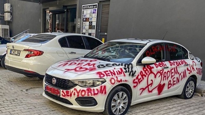 Arabanı böyle bulsan ne yaparsın?