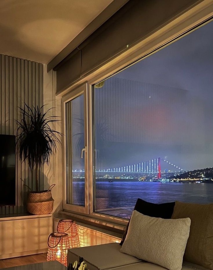 İstanbul Boğazında bir yalıda yaşamak mı levent’te bir residance de yaşamak mı?