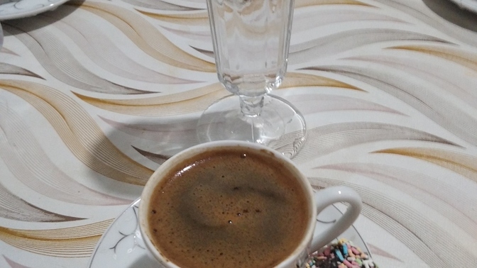 Bol köpüklü bir türk kahvesi içermiyiz yavrumm😂😂?