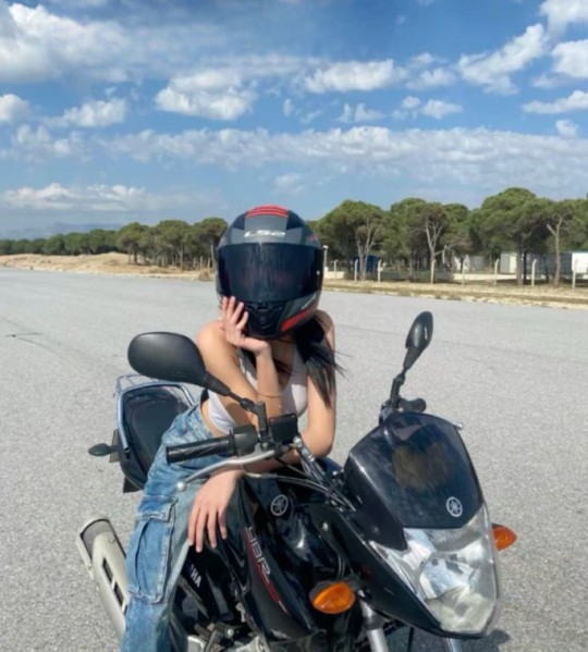 Motor süren kız çekicimidir?